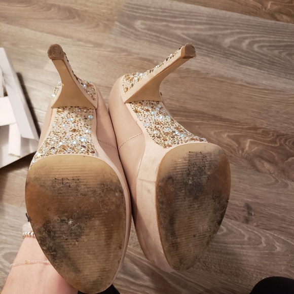 Also sandals - Picture 4 of 5